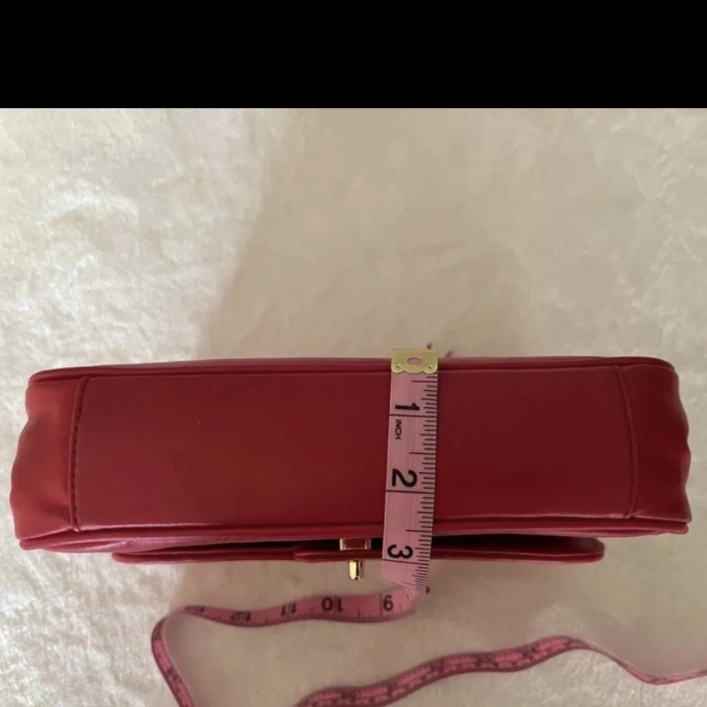 🩷 Laura Scott Chain Crossbody Purse Red🩷